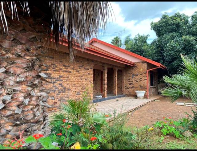 3 BEDROOM HOUSE FOR SALE IN IVY PARK